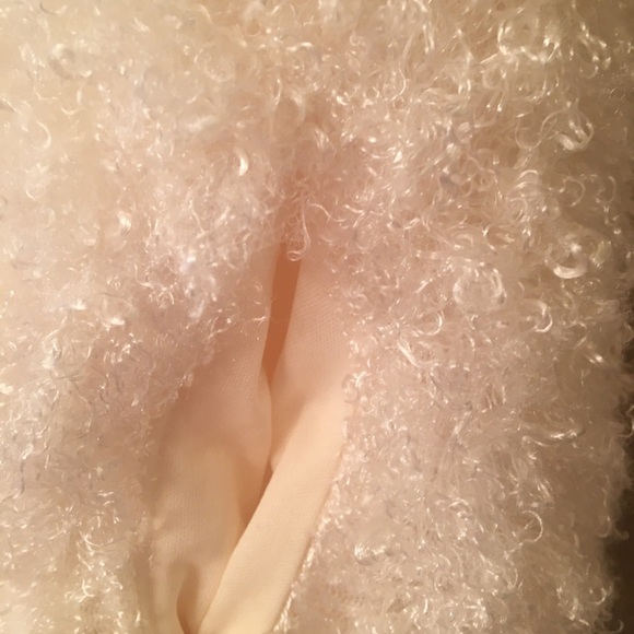 Vertigo Boho Silky shaggy white vest - Picture 2 of 4